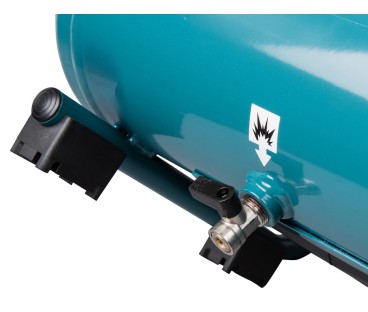 Akumulatorowy kompresor powietrza 7.6L 9,3bar XGT 40V max Makita AC001GZ