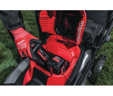 Kosiarka samojezdna 53cm z napędem M18 F2LM53-122 na dwa akumulatory MILWAUKEE 4933499213