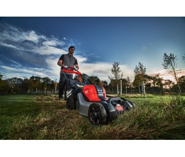 Kosiarka akumulatorowa z napędem 46cm M18 FUEL™ M18 F2LM46-802 na dwa akumulatory 18V Milwaukee 4933499215
