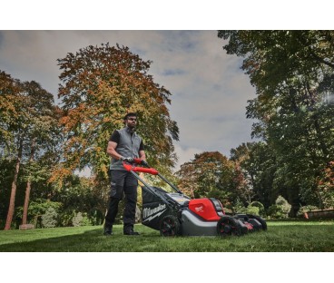 Kosiarka akumulatorowa z napędem 46cm M18 FUEL™ M18 F2LM46-802 na dwa akumulatory 18V Milwaukee 4933499215