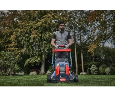 Kosiarka akumulatorowa z napędem 46cm M18 FUEL™ M18 F2LM46-802 na dwa akumulatory 18V Milwaukee 4933499215